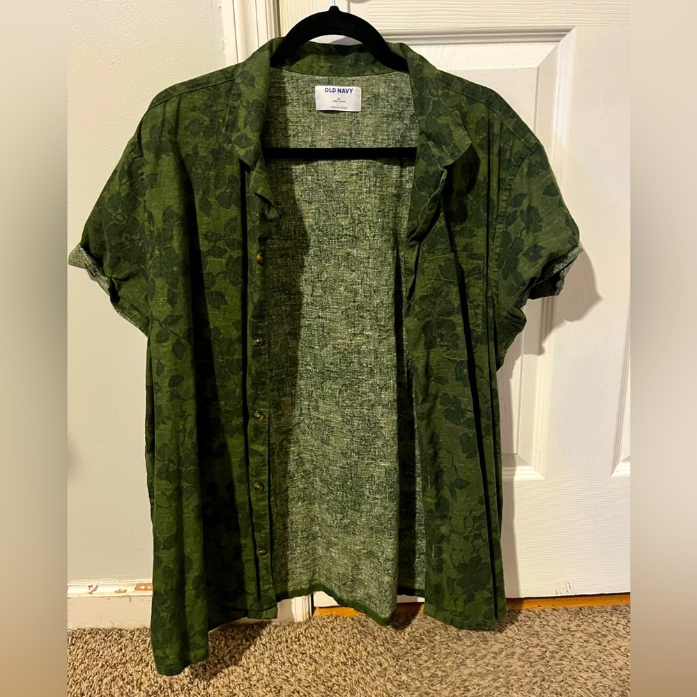 Men’s linen button down